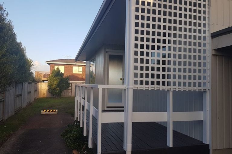 Photo of property in 2/47 Moire Road, Massey, Auckland, 0614