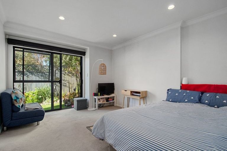 Photo of property in 143c Wiseley Road, West Harbour, Auckland, 0618