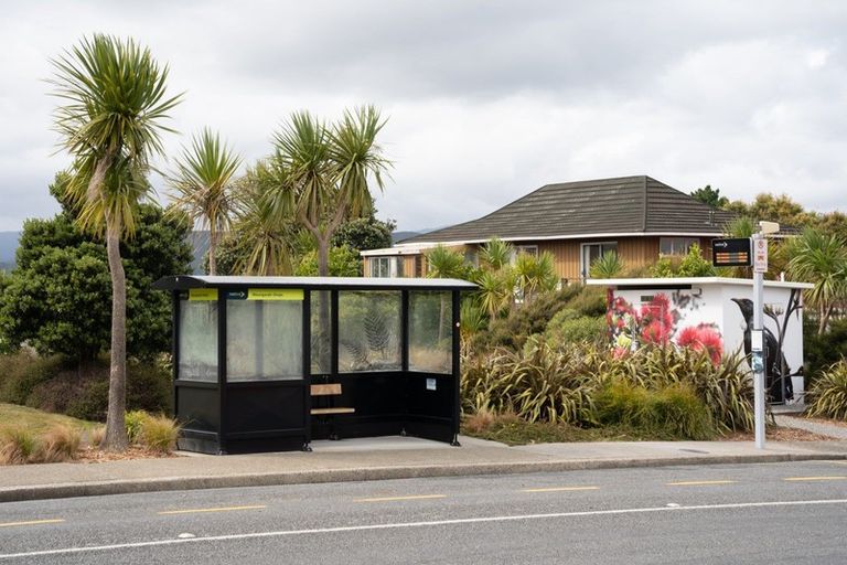 Photo of property in 1/150 Dowse Drive, Maungaraki, Lower Hutt, 5010