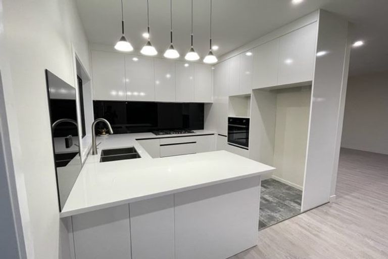 Photo of property in 128b Hutchinsons Road, Bucklands Beach, Auckland, 2014