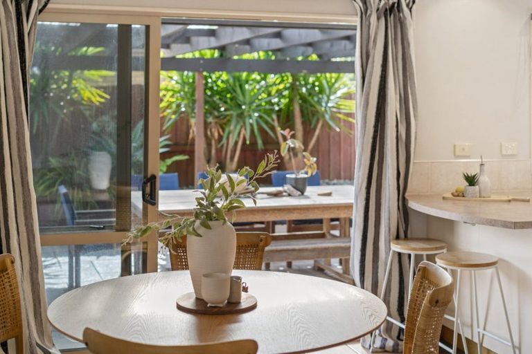 Photo of property in 30 Mcleod Place, Papamoa Beach, Papamoa, 3118