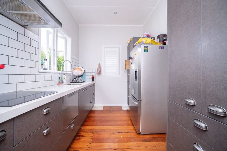 Photo of property in 12 Marne Street, Hokowhitu, Palmerston North, 4410