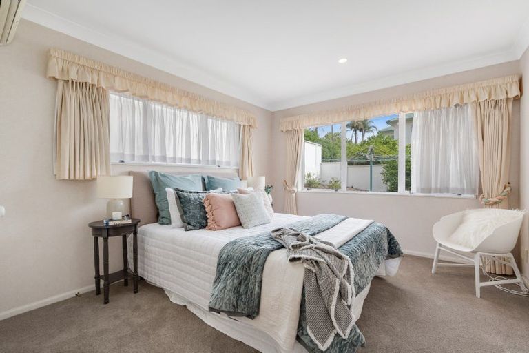 Photo of property in 35 Mccahill Views, Botany Downs, Auckland, 2010