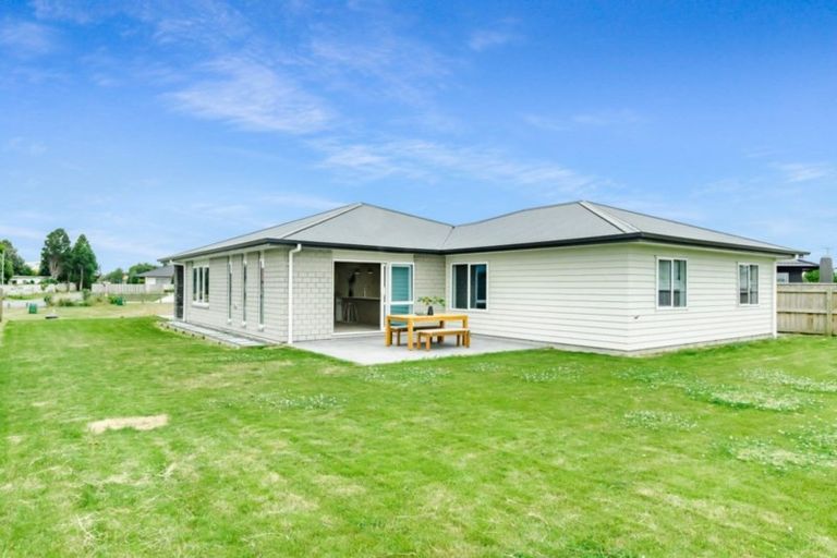 Photo of property in 12 Gardner Place, Otaki, 5512