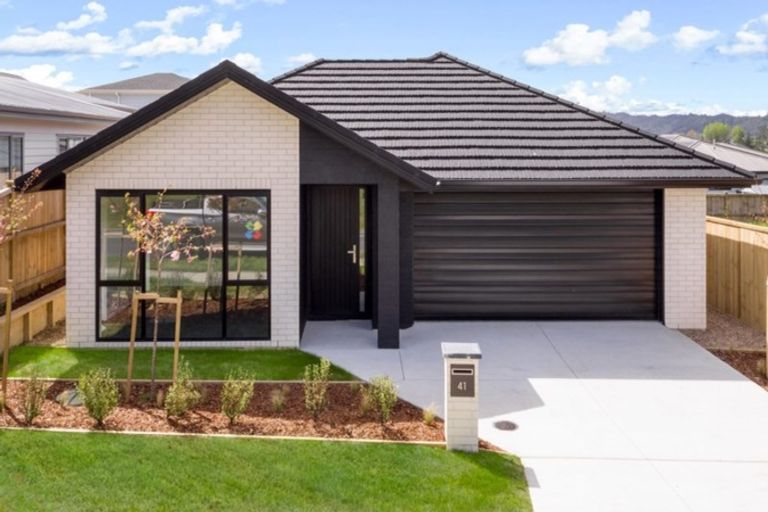 Photo of property in 41 Nobilo Road, Kumeu, 0810