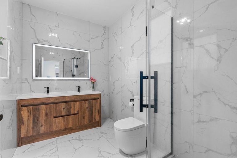 Photo of property in 28 Konoba Avenue, Kumeu, 0810