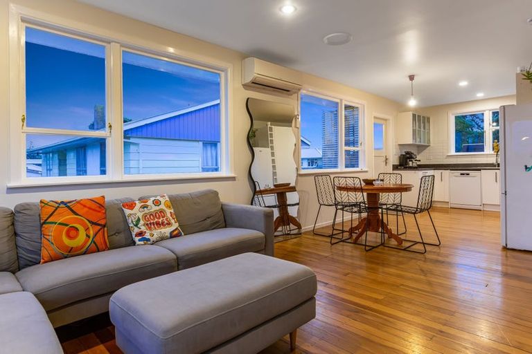 Photo of property in 16 Sasanof View, Ascot Park, Porirua, 5024