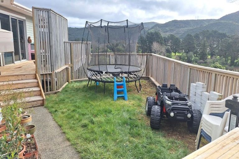 Photo of property in 17 Thomas Street, Stokes Valley, Lower Hutt, 5019