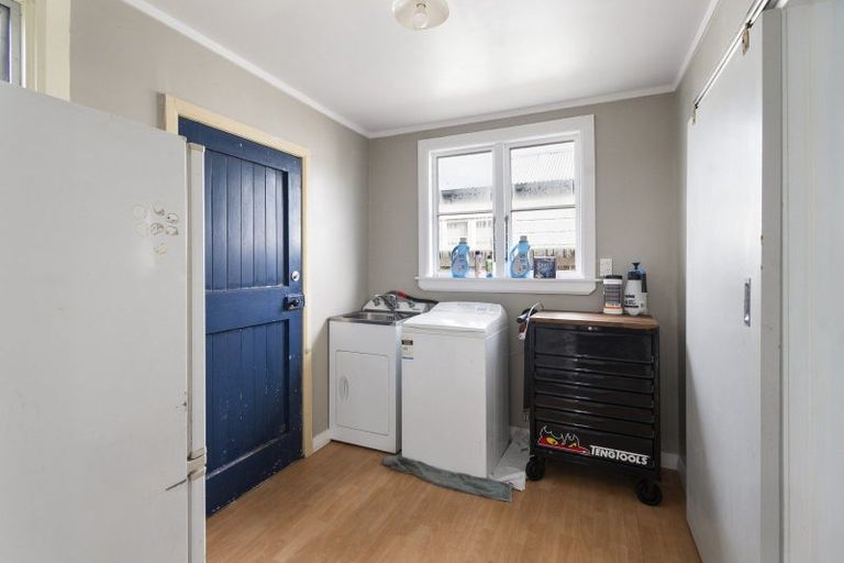 Photo of property in 412 Featherston Street, Palmerston North, 4414
