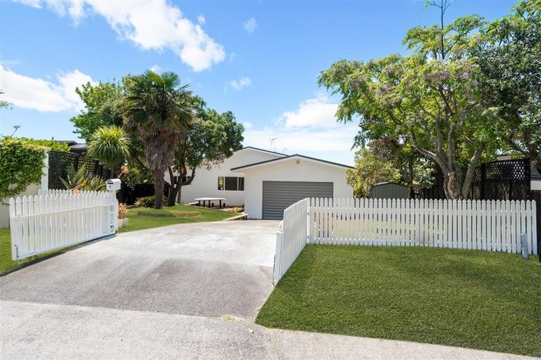 Photo of property in 4 Castaway Place, Gulf Harbour, Whangaparaoa, 0930