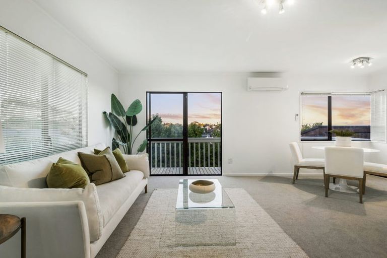 Photo of property in 1/12 Corunna Road, Milford, Auckland, 0620