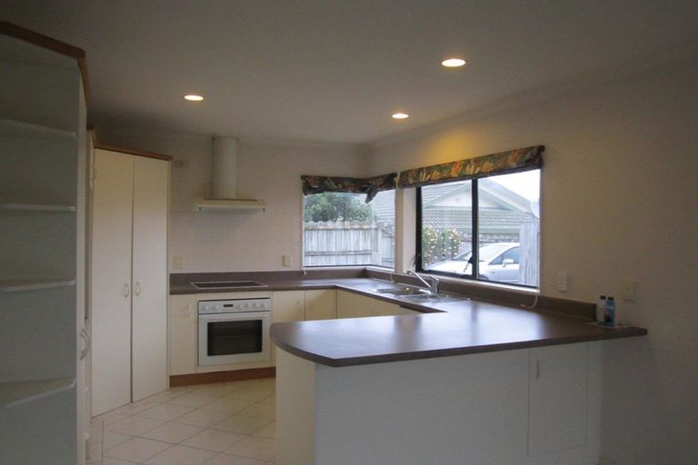 Photo of property in 128 Kilkenny Drive, East Tamaki Heights, Auckland, 2016