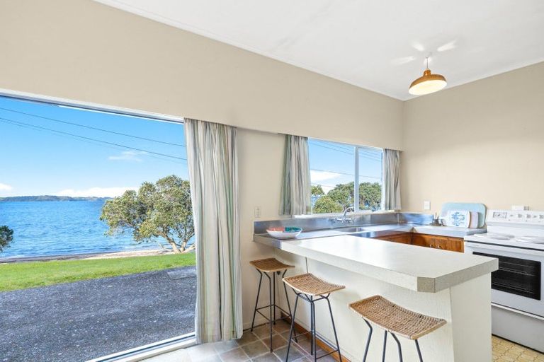 Photo of property in 16 Dalton Road, Snells Beach, 0920