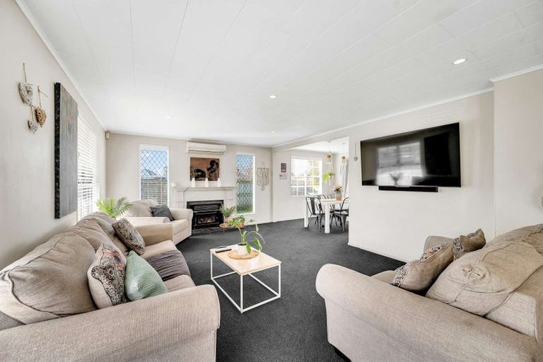 Photo of property in 1 D'arcy Place, Taradale, Napier, 4112
