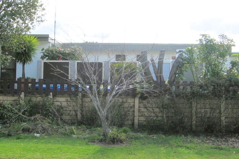 Photo of property in 327 Linton Crescent, Whangamata, 3620