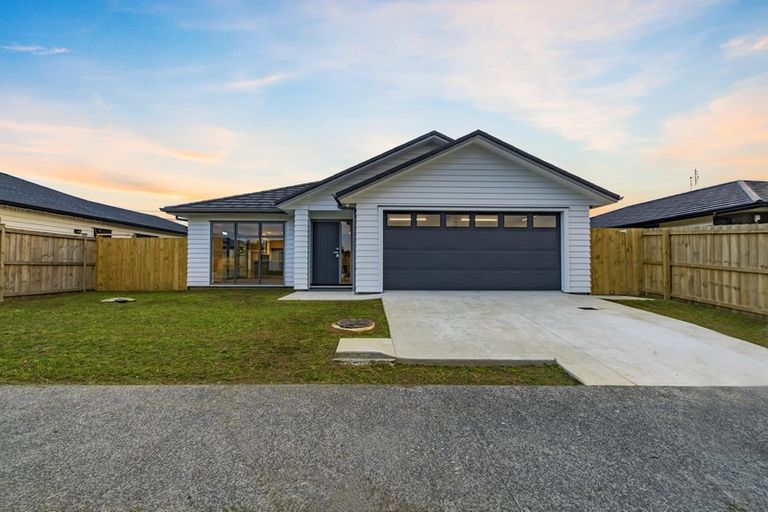 Photo of property in 16 Silver Beech Street, Takanini, 2110