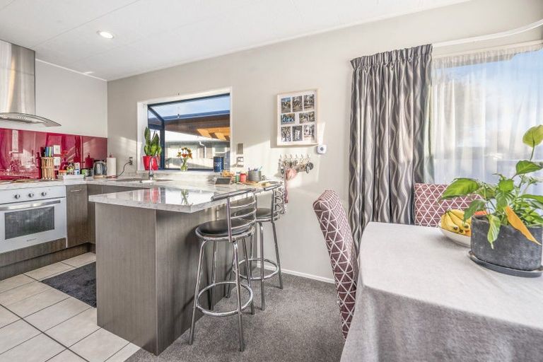 Photo of property in 2a Cochrane Street, Fairy Springs, Rotorua, 3015