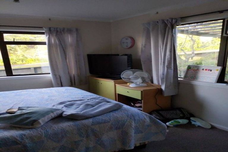 Photo of property in 6 Longwood Place, Forrest Hill, Auckland, 0620