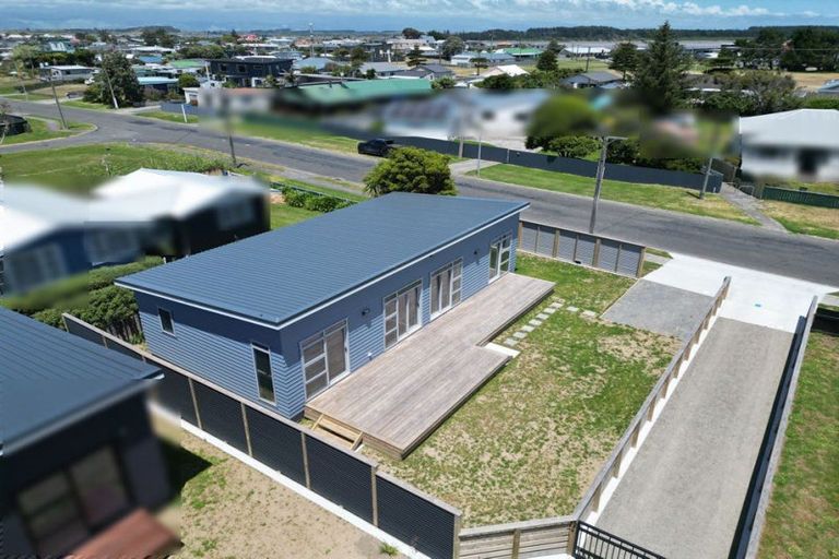 Photo of property in 29 Pratt Avenue, Foxton Beach, Foxton, 4815