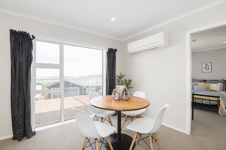 Photo of property in 3 Cessna Way, Newlands, Wellington, 6037