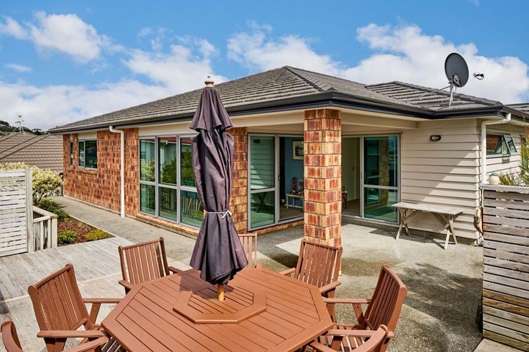 Photo of property in 4 Sunflower Close, Camborne, Porirua, 5026