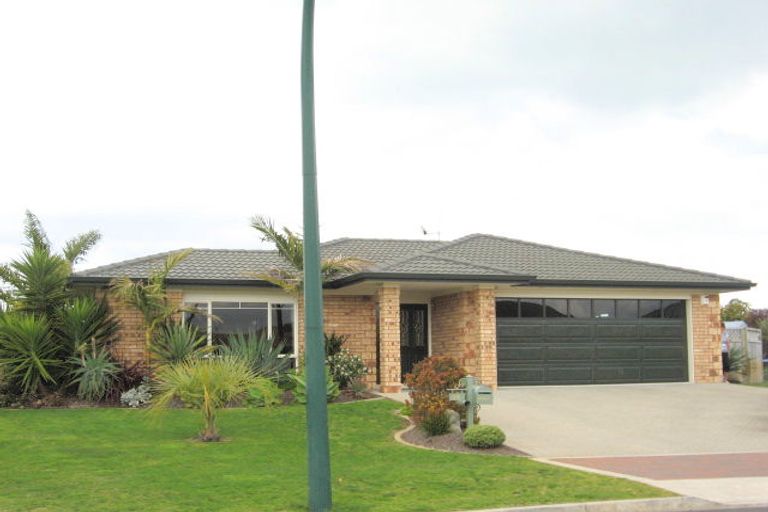 Photo of property in 24 Amery Place, Papamoa Beach, Papamoa, 3118