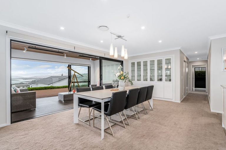 Photo of property in 14 Wangapeka Way, Aotea, Porirua, 5024