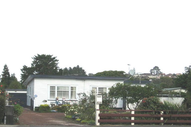 Photo of property in 480 Swanson Road, Ranui, Auckland, 0612