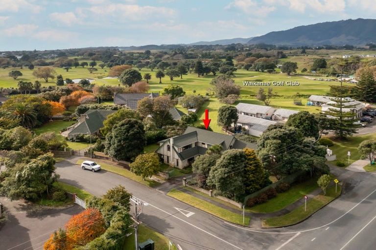 Photo of property in 2 Lavinia Grove, Waikanae Beach, Waikanae, 5036