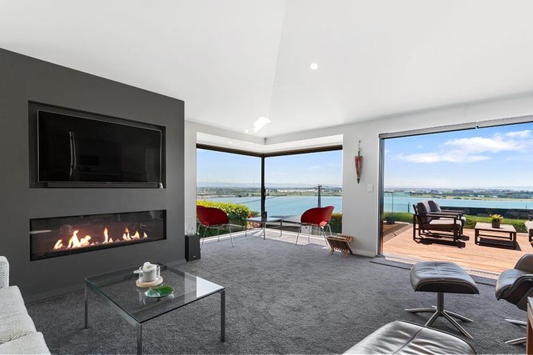 Photo of property in 63 Te Awakura Terrace, Mount Pleasant, Christchurch, 8081