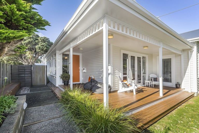 Photo of property in 11 Mantell Street, Seatoun, Wellington, 6022