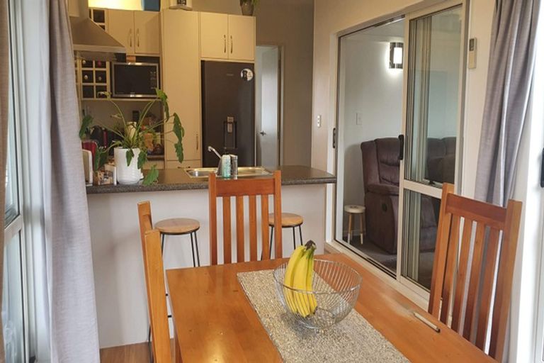 Photo of property in 81a Percy Kinsman Crescent, Riverstone Terraces, Upper Hutt, 5018