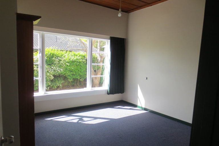 Photo of property in 19 Colombo Street, Hokowhitu, Palmerston North, 4410