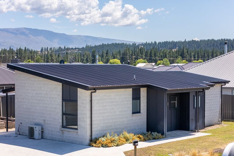 Photo of property in 4 Kinnaird Close, Alexandra, 9320