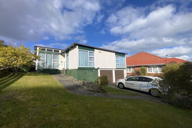 Photo of property in 56 Dowse Drive, Maungaraki, Lower Hutt, 5010