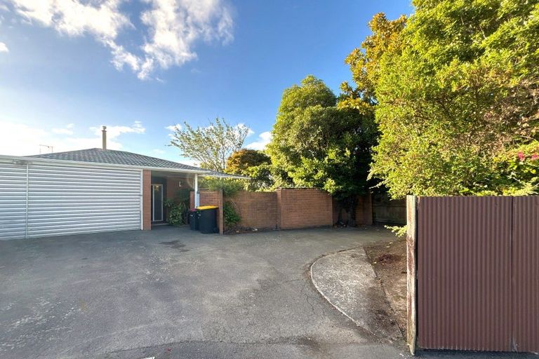 Photo of property in 77 Garreg Road, Bryndwr, Christchurch, 8052