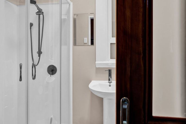 Photo of property in 22 Mills Street, Eltham, 4322