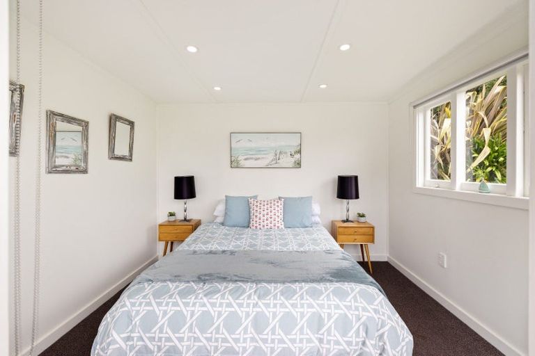 Photo of property in 16 Cathedral Road, Gore Bay, Cheviot, 7383