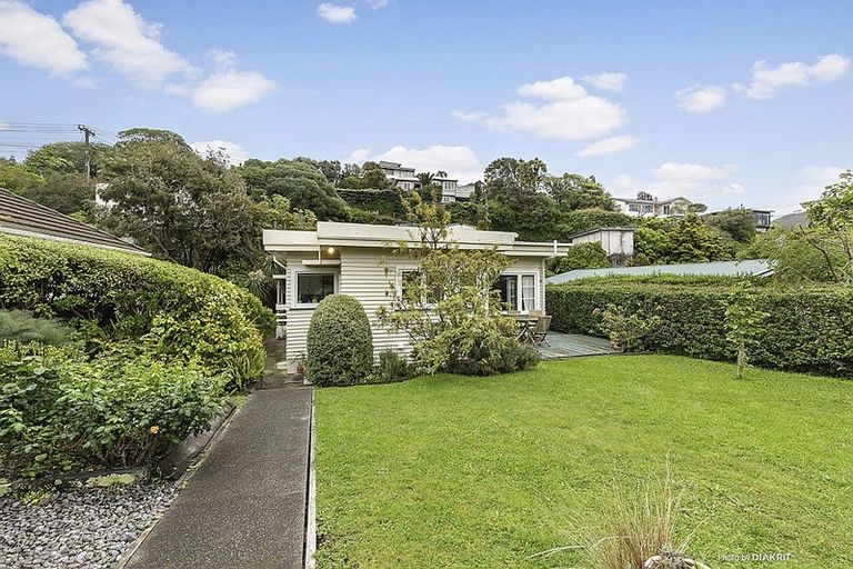 Photo of property in 23 Aplin Terrace, Ngaio, Wellington, 6035