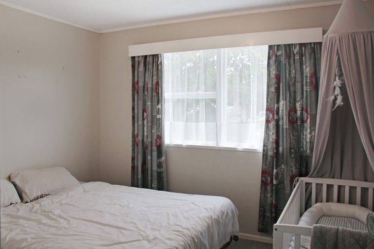 Photo of property in 16 Ries Street, Dannevirke, 4930