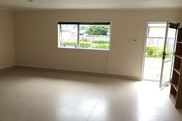 Photo of property in 90 Ridge Road, Howick, Auckland, 2014