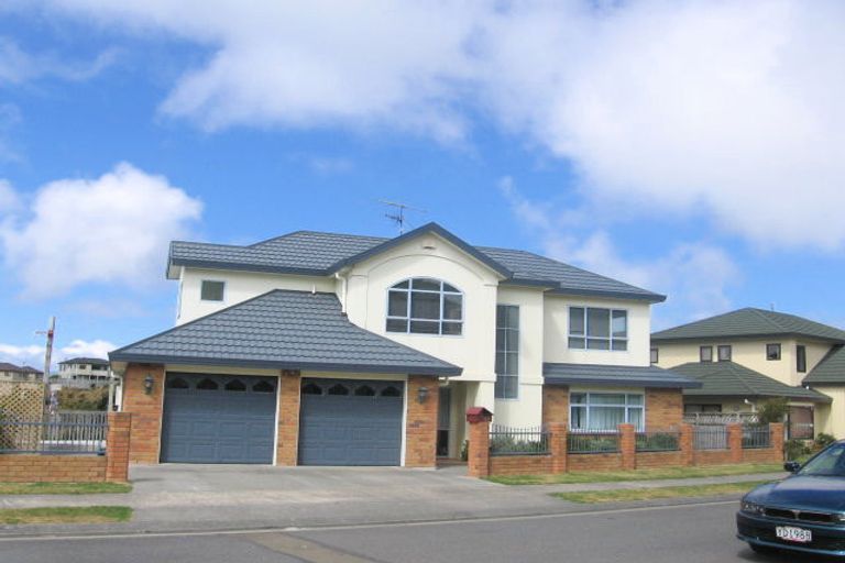 Photo of property in 27 Waterhouse Drive, Brooklyn, Wellington, 6021