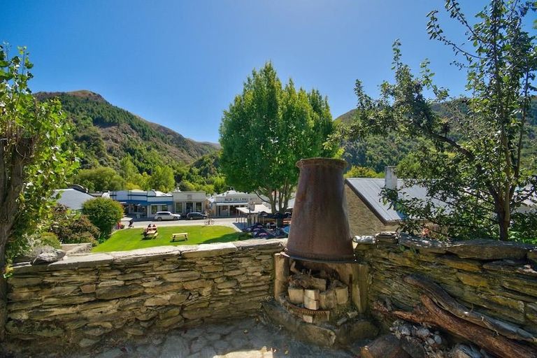 Photo of property in 5 Berkshire Street, Arrowtown, 9302