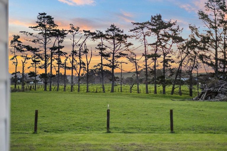 Photo of property in 12 Joyce Adams Place, Waimauku, 0883