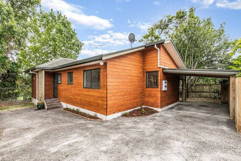 Photo of property in 2/73 Bond Crescent, Forrest Hill, Auckland, 0620