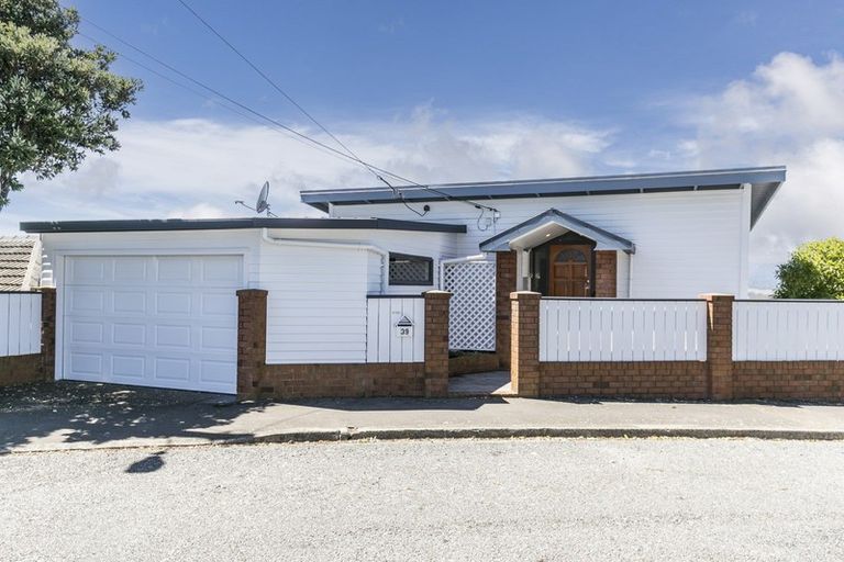 Photo of property in 39 Buckley Road, Southgate, Wellington, 6023