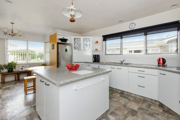 Photo of property in 610 Ballantyne Street, Frimley, Hastings, 4120