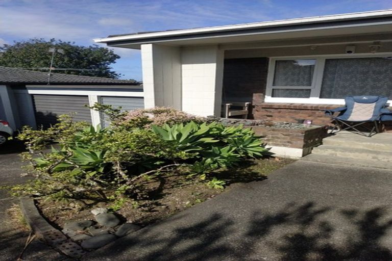 Photo of property in 1/34 Butterworth Drive, Glendene, Auckland, 0602