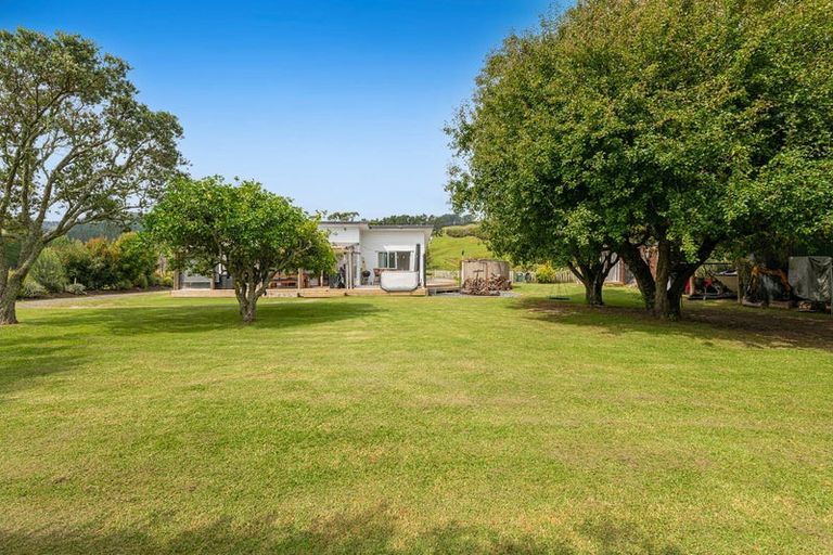 Photo of property in 2744 Kaipara Coast Highway, Glorit, Warkworth, 0984
