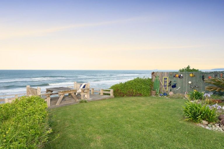 Photo of property in 333 Pukehina Parade, Pukehina, 3189